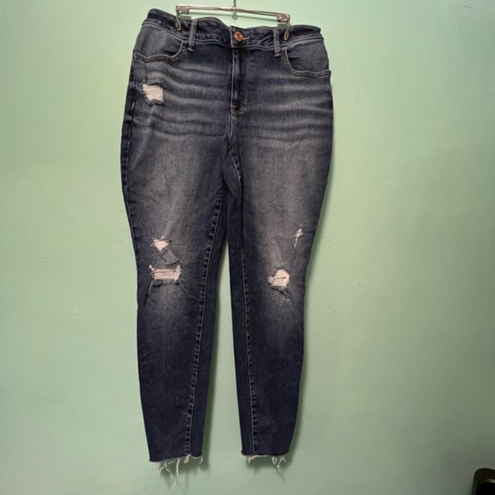 Maurices size large high rise jagging’s distressed